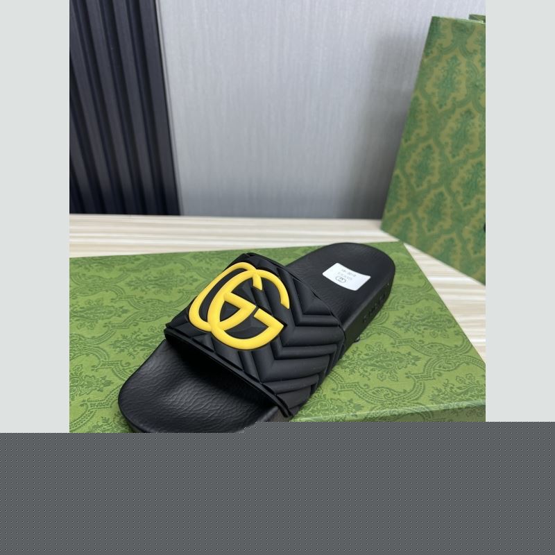 G*u*i slippers